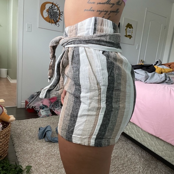 Women’s canvas shorts! - Picture 4 of 5